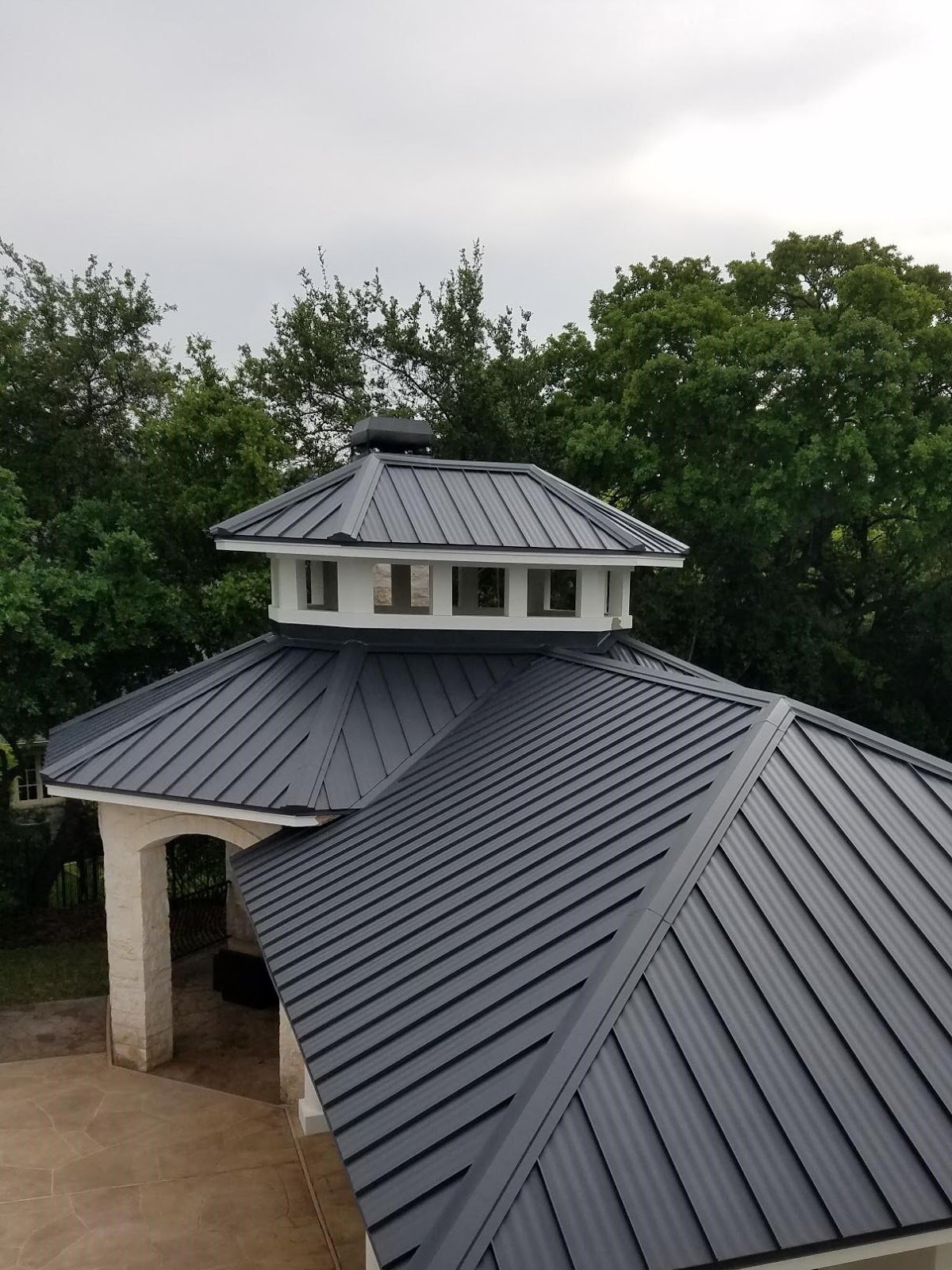 J&J FERNANDEZ ROOFING CORP